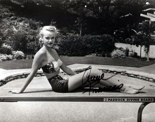 Anne-Francis-Feet-3111734b55138e162fdca45.md.jpg