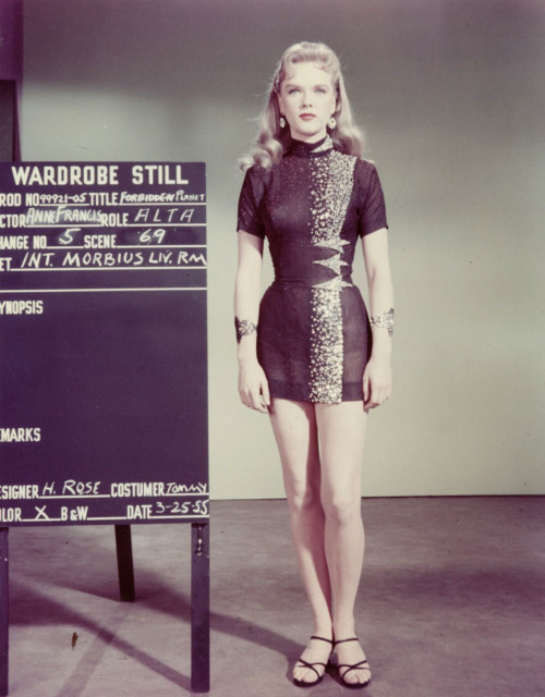 Anne-Francis-Feet-33631050bdf0dc0b7cf49b5.md.jpg