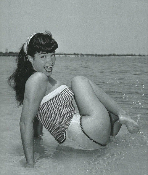 Bettie-Page-Feet-53997412a7869404c4ac72c.md.jpg